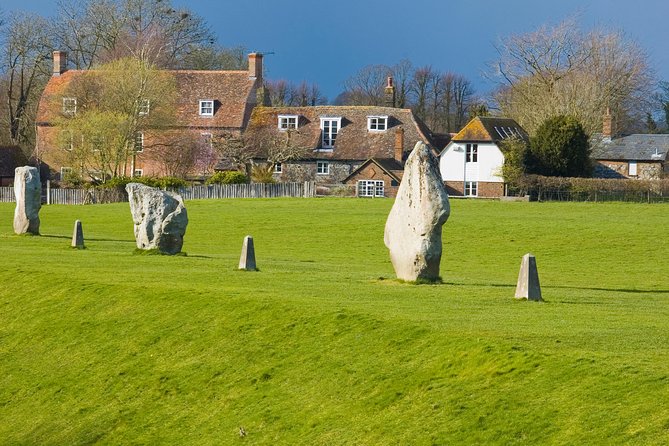 Stonehenge and The Stone Circles of Avebury Day Trip from London - Pacing and comfort on a 10-hour day: how to make it feel manageable