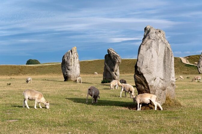 Stonehenge, Avebury & the Cotswolds from Bath (Small group) - Stonehenge: early entry, audio at your pace, and card payment for tickets