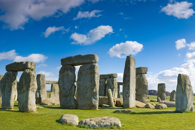 Stonehenge Half-Day Tour from London with Admission - The phone audio guide: your best way to tour Stonehenge independently