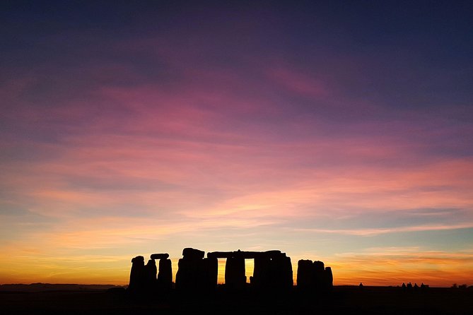 Stonehenge Half-Day Tour from London with Admission - Visitor center highlights: 250 objects and the Neolithic house models