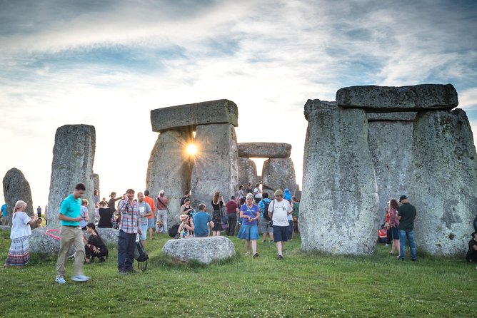 Stonehenge Half-Day Tour from London with Admission - Golden Tours Stop 8: getting on the right bus (and on time)