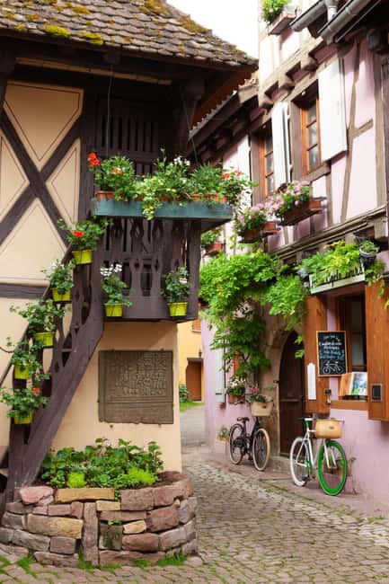 Strasbourg: Full-Day Small Group Tour to Colmar & Riquewihr - Riquewihr in one hour: medieval streets, lunch choices, and shop time