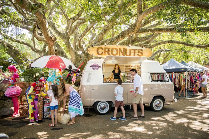 Sunshine Coast Hinterland and Noosa Day Trip from Brisbane Incl Eumundi Markets - Stop 3: Eumundi Markets (and what changes on Fridays)