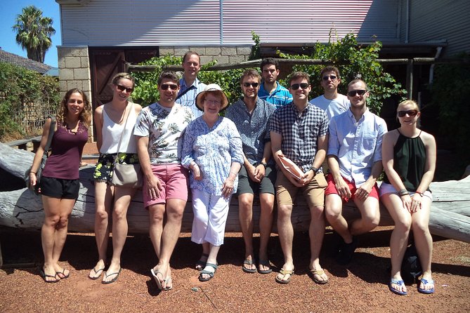 Swan Valley River Cruise and Wine Tasting Day Trip from Perth - Garbin Estate Wines: cheeseboard pairing and a slightly noisier moment