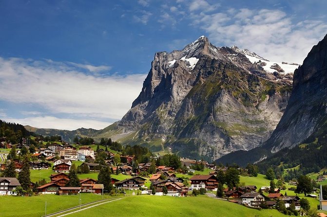 Swiss Alps: Interlaken and Grindelwald Day Trip from Zurich - Key things that make this tour work