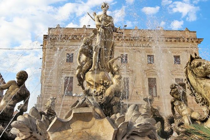 Syracuse and Ortygia Island Day Trip from Taormina - Syracuse Cathedral and the 17th-Century Buildings: What to Gawk At