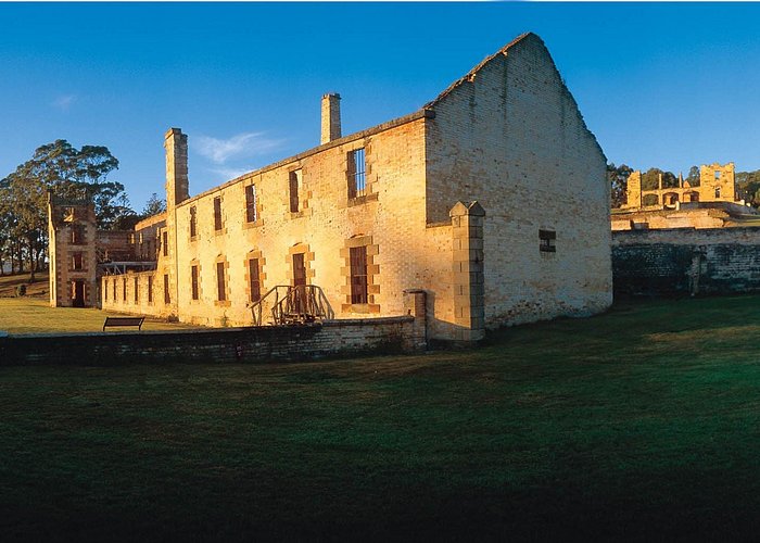 Tasman Island Cruises and Port Arthur Historic Site Day Tour from Hobart - Lunch and breaks: what you get and why it matters