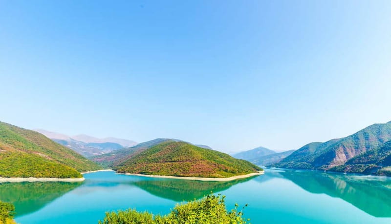 Tbilisi: Gudauri and Kazbegi Day Trip Including 4WD - Gudauri Honey Tasting and the Friendship Memorial at the Viewpoint