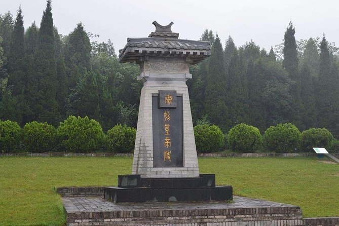 Terra-Cotta Warriors & Horses Essential Full Day Tour from Xi'an - The warehouse/production chance: useful, but keep expectations flexible