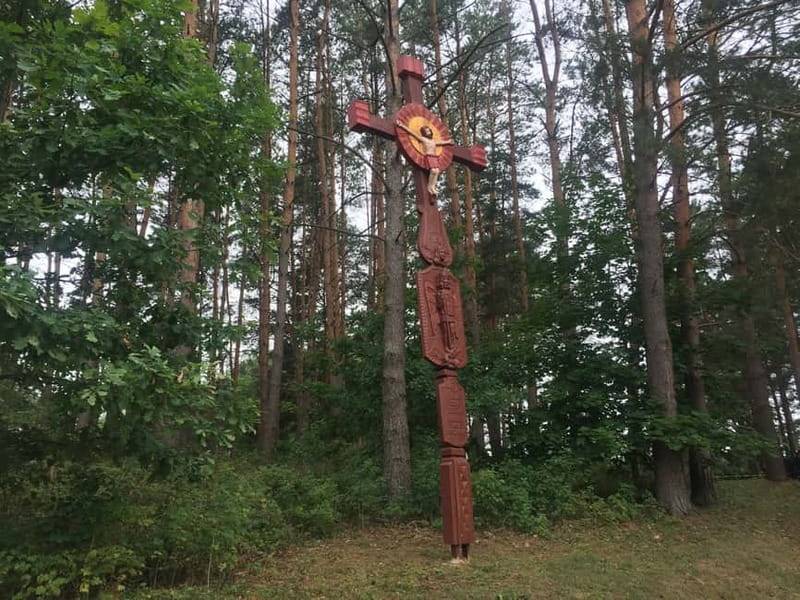 The Hill of Crosses: Full-Day Tour from Vilnius - Arriving near Šiauliai: what you’ll notice at the Hill of Crosses