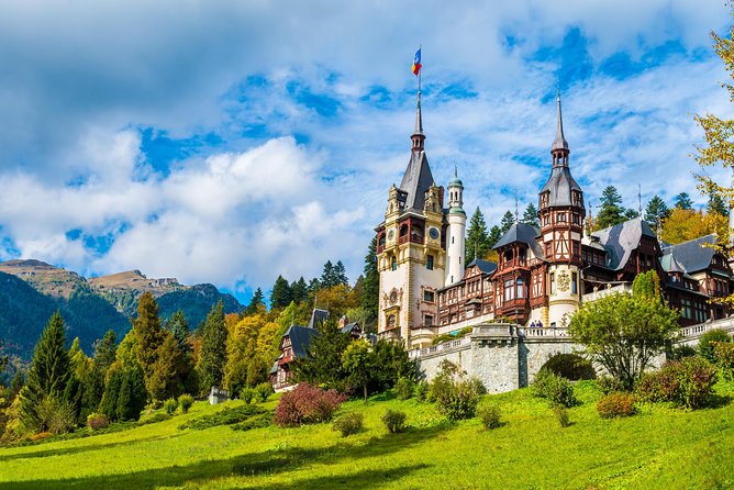 Transylvania and Dracula Castle Full Day Tour from Bucharest - Morning pickup at University Square and what the bus day feels like