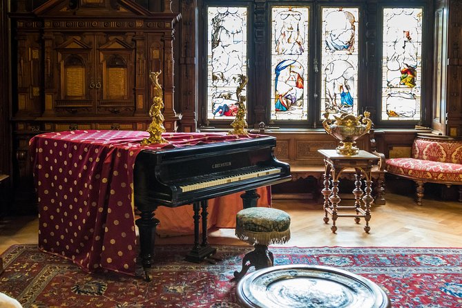 Transylvania and Dracula Castle Full Day Tour from Bucharest - Brașov center walking tour: Black Church, Rope Street, and the medieval vibe