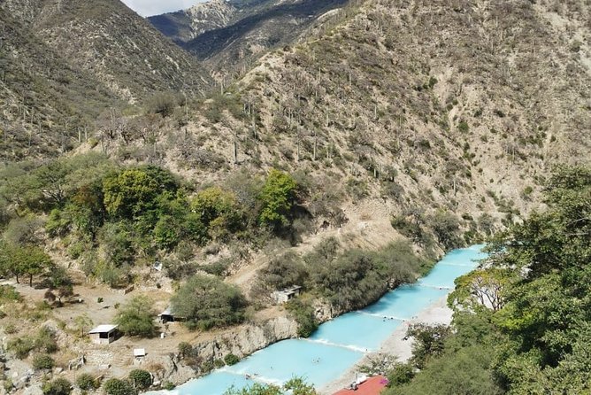 Travel to Tolantongo: Transportation and tickets - Entering Tolantongo: canyon thermal pools and cave-to-river flow