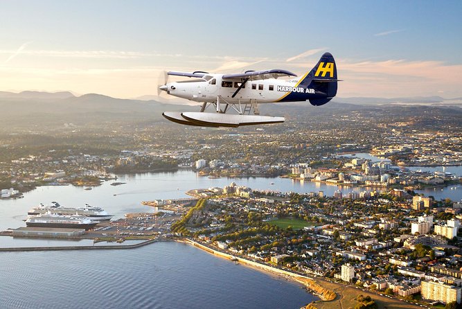 Vancouver-Victoria Day Trip by Seaplane + Whale Watching by Boat - The return flight over Vancouver’s coast: wrap-up views and a calmer landing