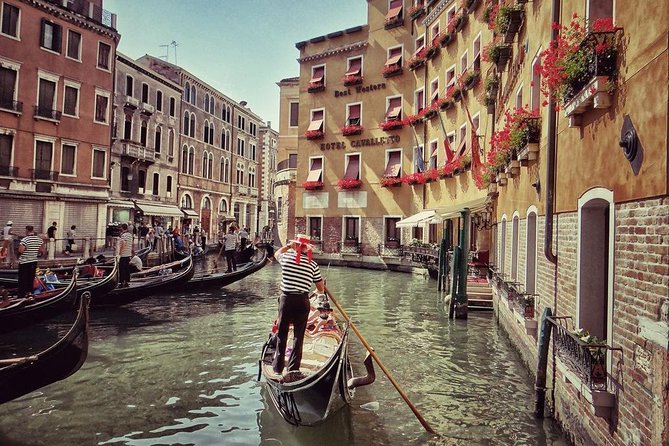 Venice Day Trip from Milan with Guided City Tour - The guided walk through St Mark’s Square and the Rialto corridor