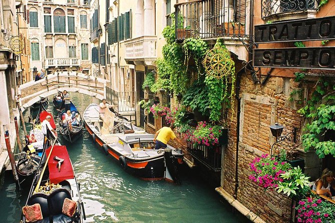 Venice Day Trip from Milan with Guided City Tour - Gondola ride (optional): great vibe, but plan around short duration