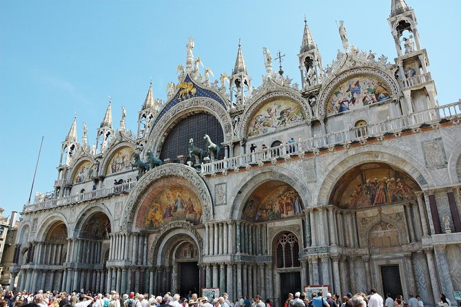 Venice Full-Day Tour from Lake Garda - Lake Garda to Venice: coach comfort and a private boat landing
