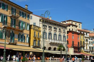 Verona Full-Day Tour from Lake Garda - The heart of Verona walk: from Piazza Bra to Piazza dei Signori