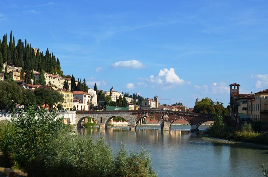 Verona Full-Day Tour from Lake Garda - Castelvecchio and the Adige River: Fortified Views That Make Sense