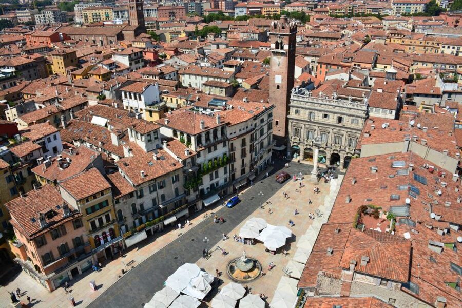 Verona Full-Day Tour from Lake Garda - Via Mazzini Shopping Time and How to Use Free Moments Wisely
