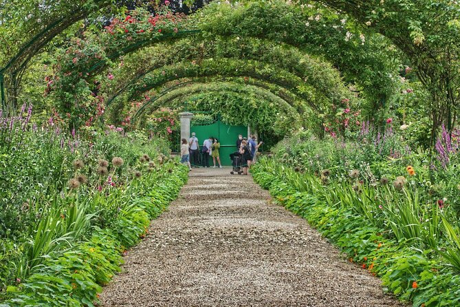 Versailles Timed Entrance Ticket and Giverny Small Group Day Trip from Paris - Giverny first: Clos Normand, the footbridge, and Monet’s design choices