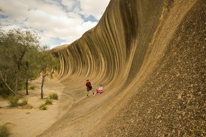 Wave Rock, York and Aboriginal Cultural Day Tour from Perth - York Town Hall stop: photo time, a real town feel, and a fast morning