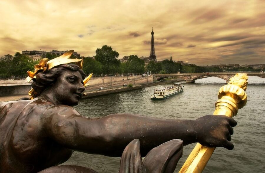 Welcome to Paris Day Trip from London via Train - A 14.5-Hour Paris Hit: How the Train Day Really Works