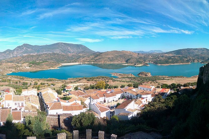 White Villages and Ronda Guided Day Tour from Seville - Ronda in 2 Hours: The Gorge View, the Bridge Walk, and the Reality Check