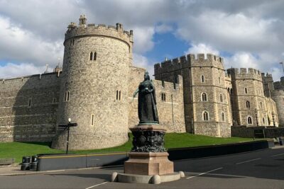 Windsor Castle Half Day Trip from London by Luxury Coach - The luxury coach ride: commentary and comfort you can actually use