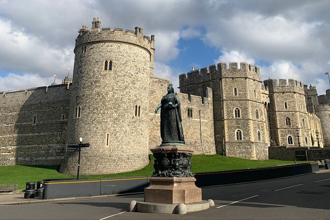Windsor Castle Half Day Trip from London by Luxury Coach - The luxury coach ride: commentary and comfort you can actually use